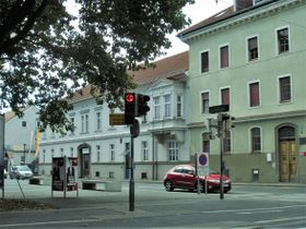 Nr. 27 mit Erker-Anbau vom Marienplatz aus - 2016