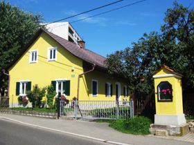 Wohnhaus und Kapelle (Foto Laukhardt) - 2011