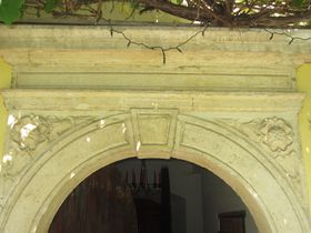 Detail des Eingangs-Portals - 2011