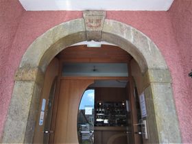 Altes Steinportal "M.W." und 1810 - 2021